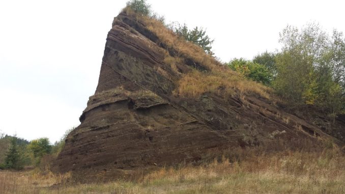 k-20161003_120508 Gesteinsformation am Rockeskyller Kopf